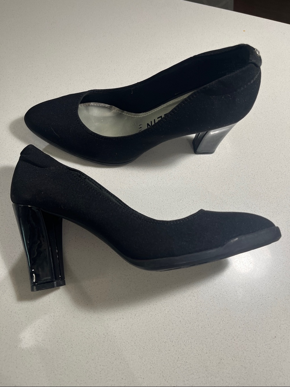 Anne Klein ladies 8 I flex pump black heels